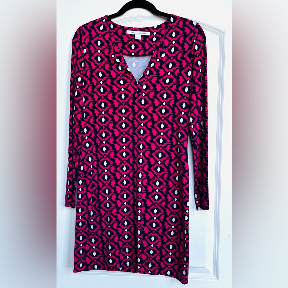 Diane Von Furstenberg dress. Worn two or three times. In excellent condition.